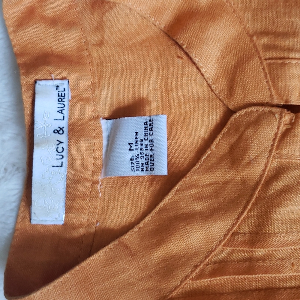Linen Buttoned Blouse - Picture 2 of 4